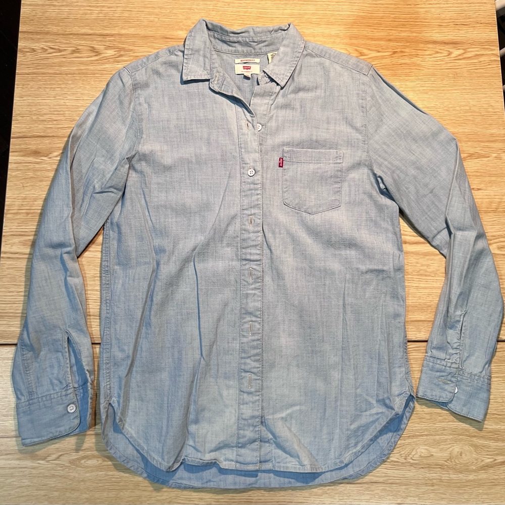 Levi’s boyfriend fit jean shirt